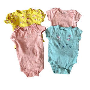 3/20$ Set of 4 short sleeve baby onesies/bodysuits size 0-3months